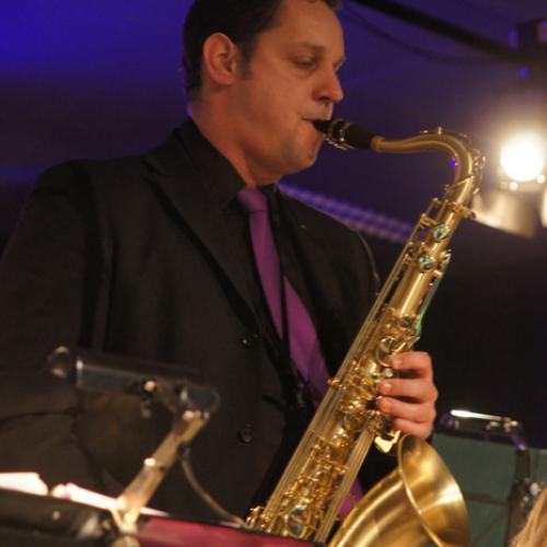 swingin42.jpg 80