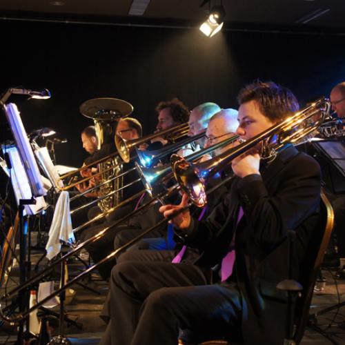 swingin26.jpg 80